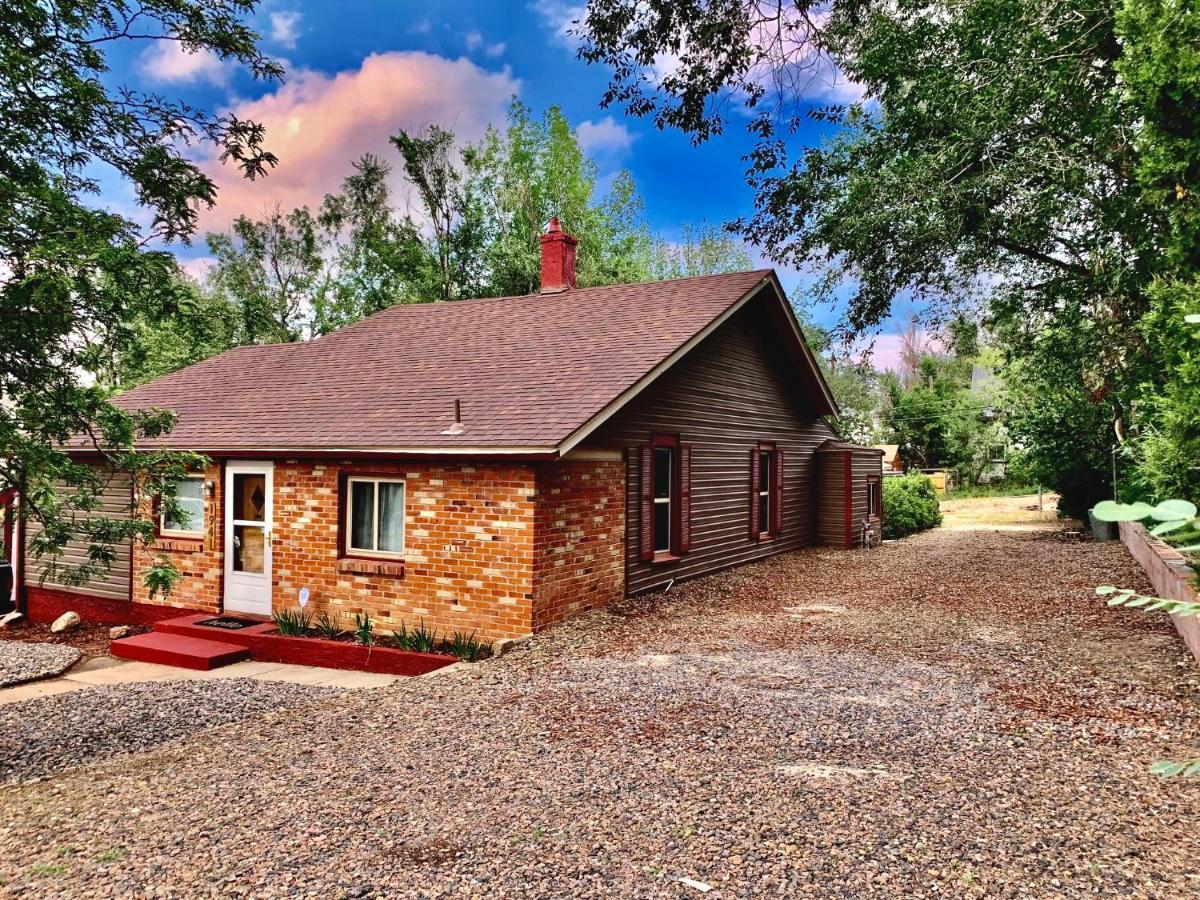 Newly Renovated Cozy Home Minutes From Broadmoor And Downtown Colorado Springs Eksteriør billede